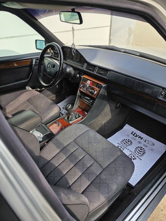 Mercedes Benz w124 — 4