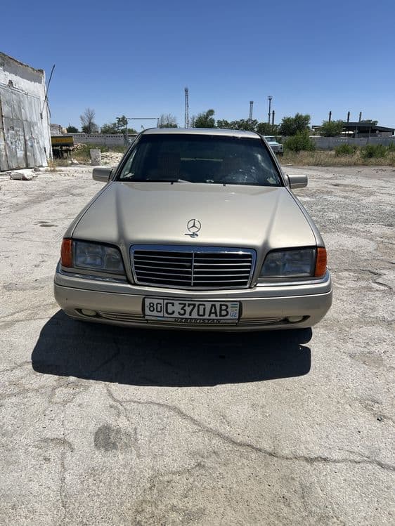 W202 sotiladi narxi kelishiladi — 1