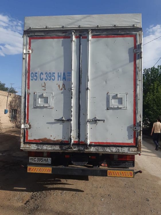 Mercedes Benz Atico 18_28 Furgon — 5
