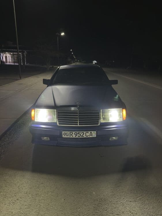 Mercedes-Benz W124 Coupe — 1