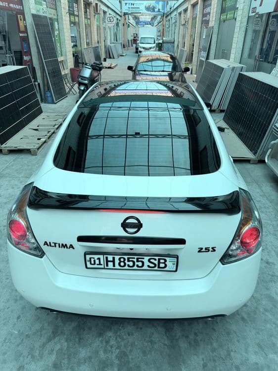 Nissan Altima 2.5 — 2
