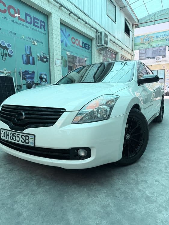 Nissan Altima 2.5 — 3