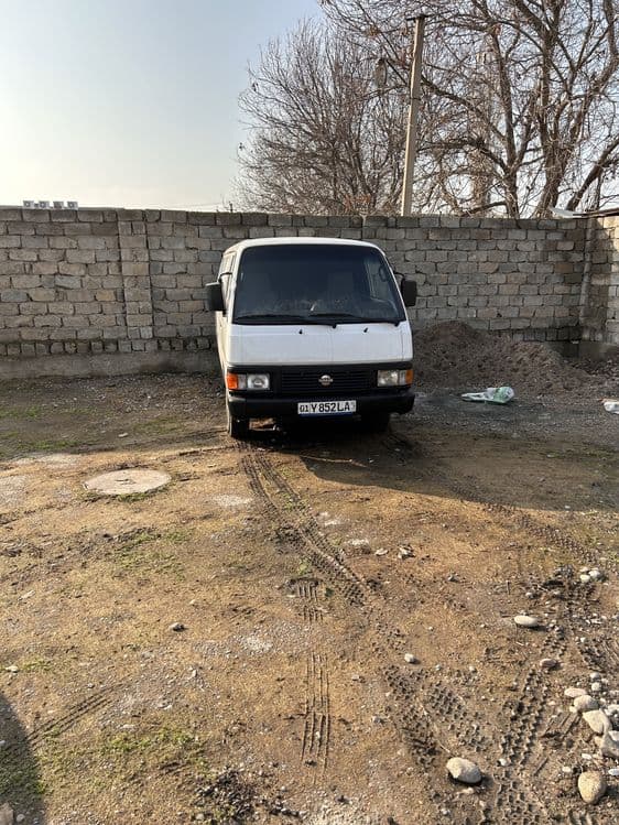 Ниссан Урван Фургон — 1