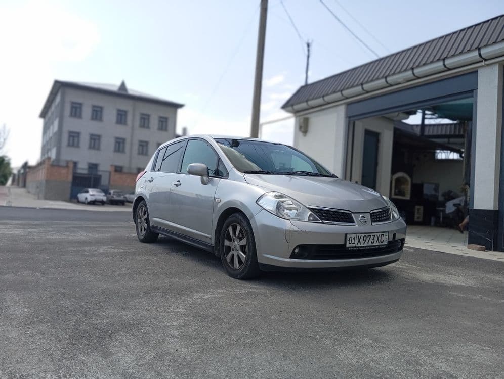 Nissan tida 1.6 2006 yil seriy maksimum 300$ li ishi bor narxi 5500$ — 2