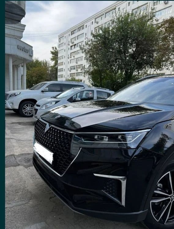 Продаётся автомобиль Nissan Venuccia star — 2