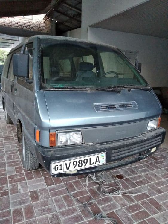 Nissan Vanette grey-blue — 1