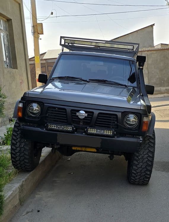 Nissan Patrol Y60 — 1