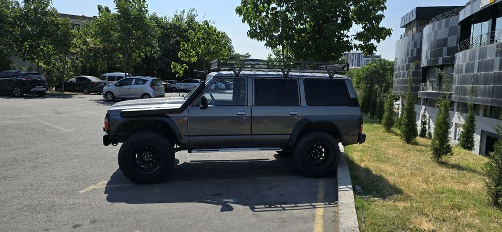 Nissan Patrol Y60 — 5