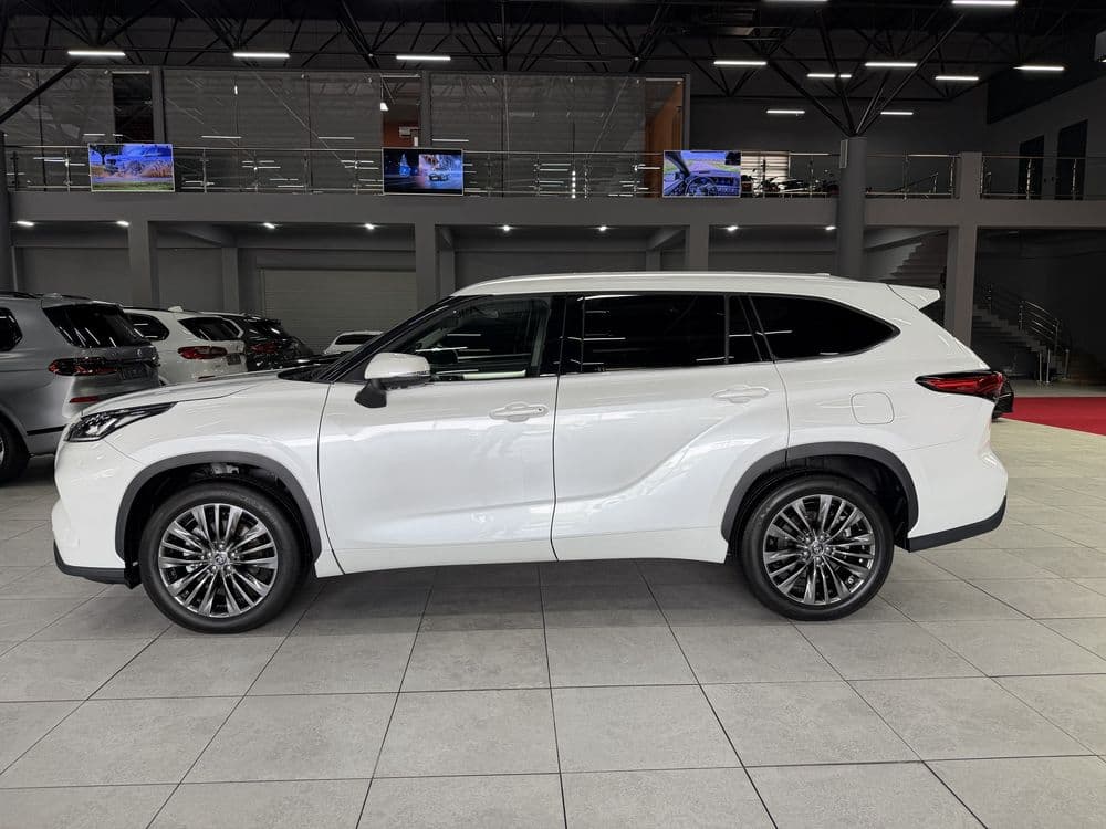 Toyota Highlander 2.5 HEV Limited E-Four — 3