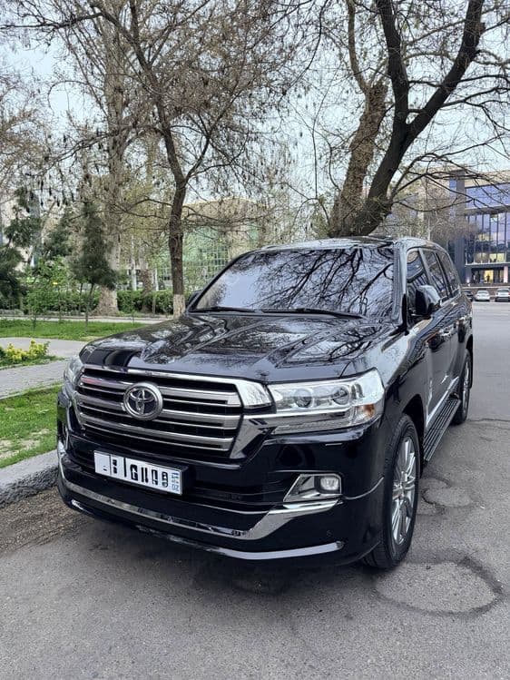 Toyota Land Cruiser 200 — 1
