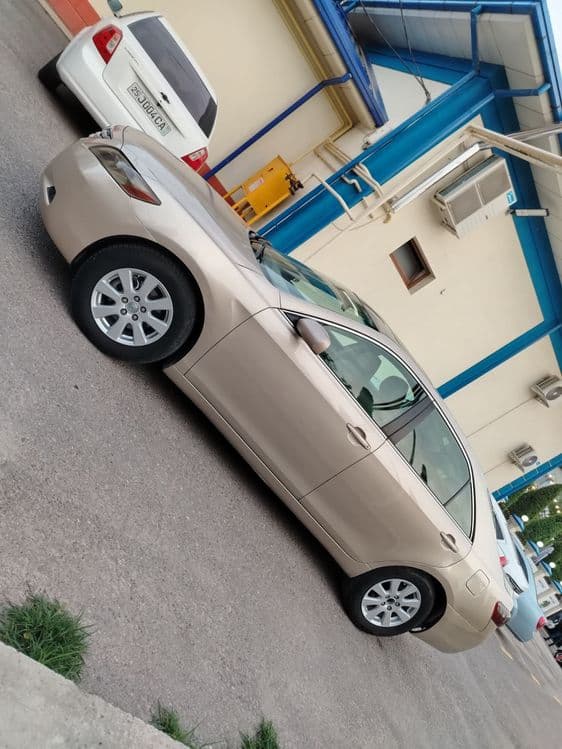 Tayota Camry40  benzin xolati yaxwi 2007yil xamma narsasi iwlab turibd — 2