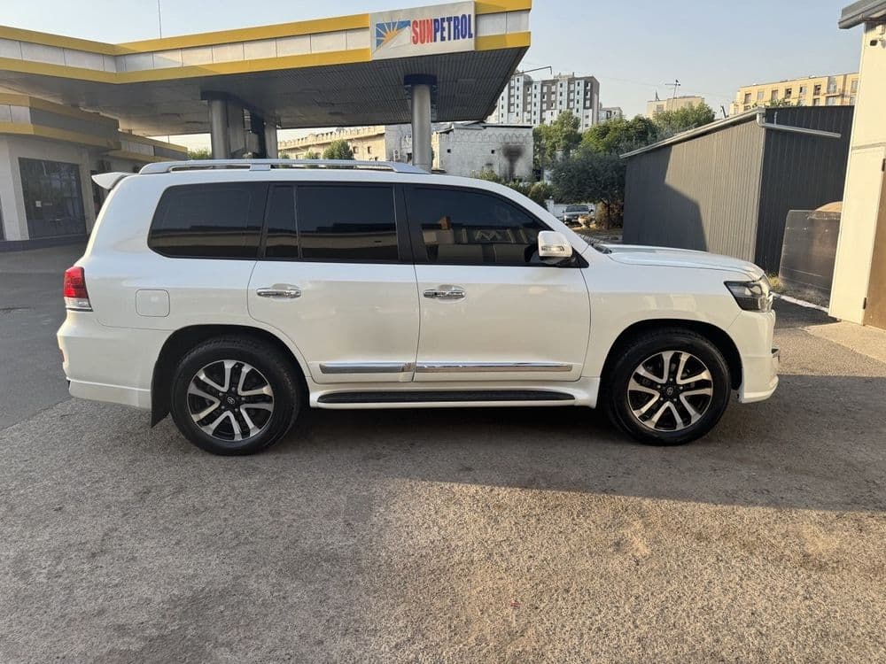 Land Cruiser 200 TOYOTA своя. — 1