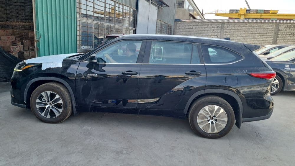 TOYOTA Highlander HYBRID GLE 2023 — 1