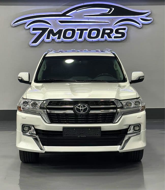 Toyota Land Cruiser 200 — 1