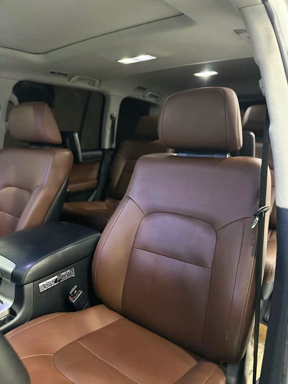 Toyota Land Cruiser 200 — 5