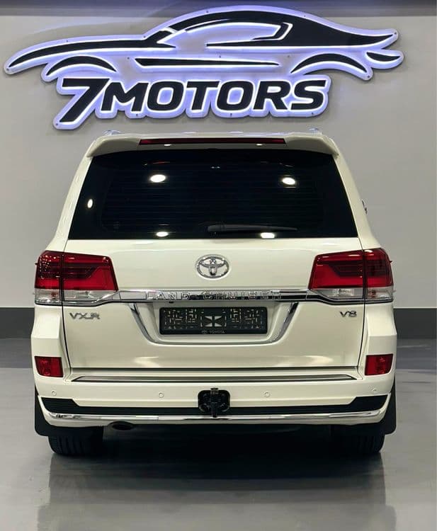 Toyota Land Cruiser 200 — 8