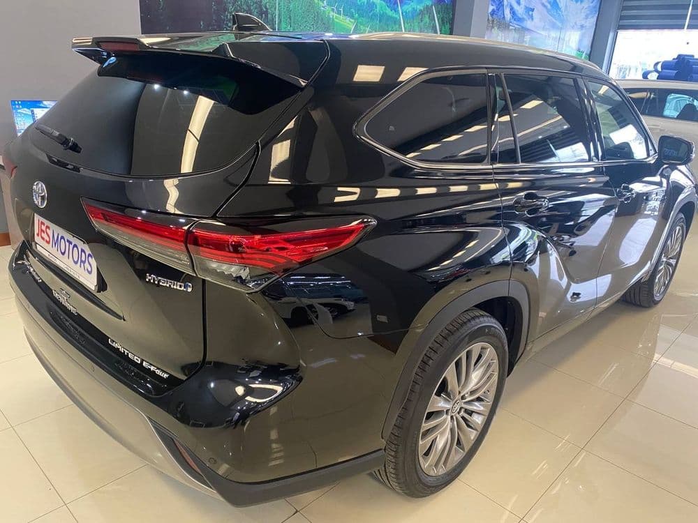 Toyota Highlander Limited E-Four — 1