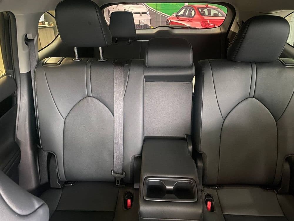 Toyota Highlander Limited E-Four — 4