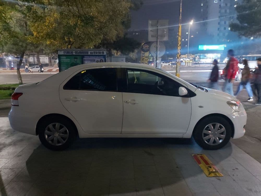 Toyota Yaris 2012 — 2