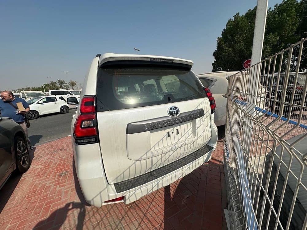 Toyota Land Cruiser Prado — 4