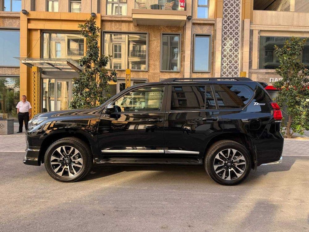 Tayotta - Land Cruiser Prado 150 yangi 2023 — 4