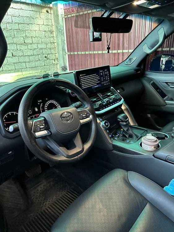 Продам TOYOTA LAND CRUISER 300 70 Anniversary 300ZI 2022г. — 5