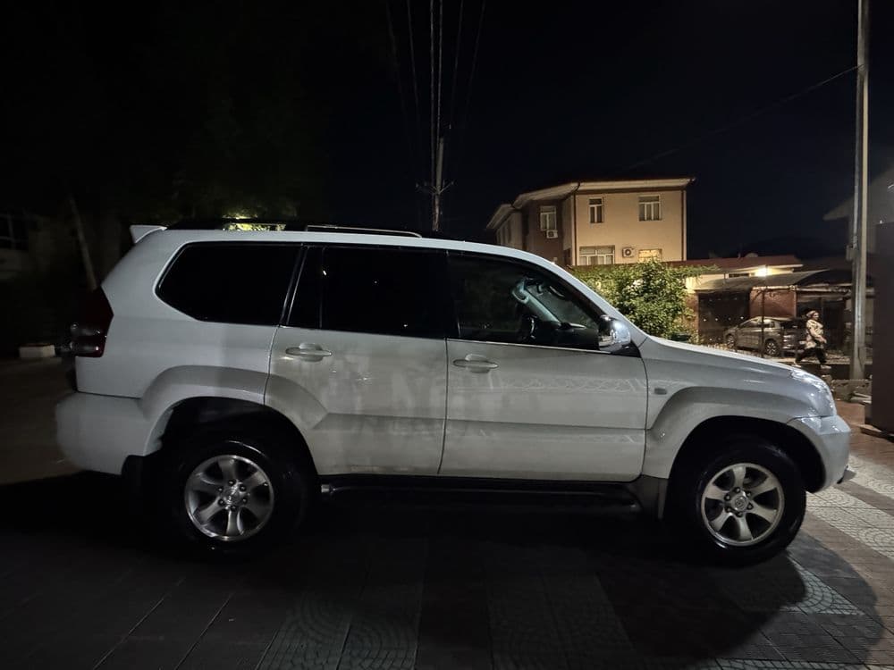 Toyota prado 120. 4 L — 3