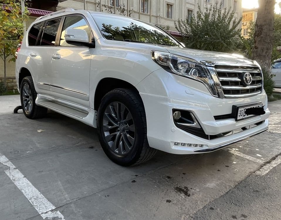 Toyota Land Cruisers — 1
