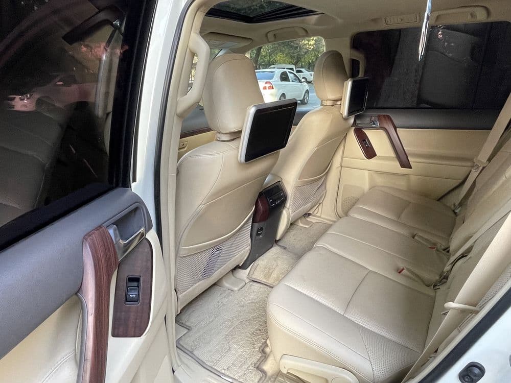 Toyota Land Cruisers — 6