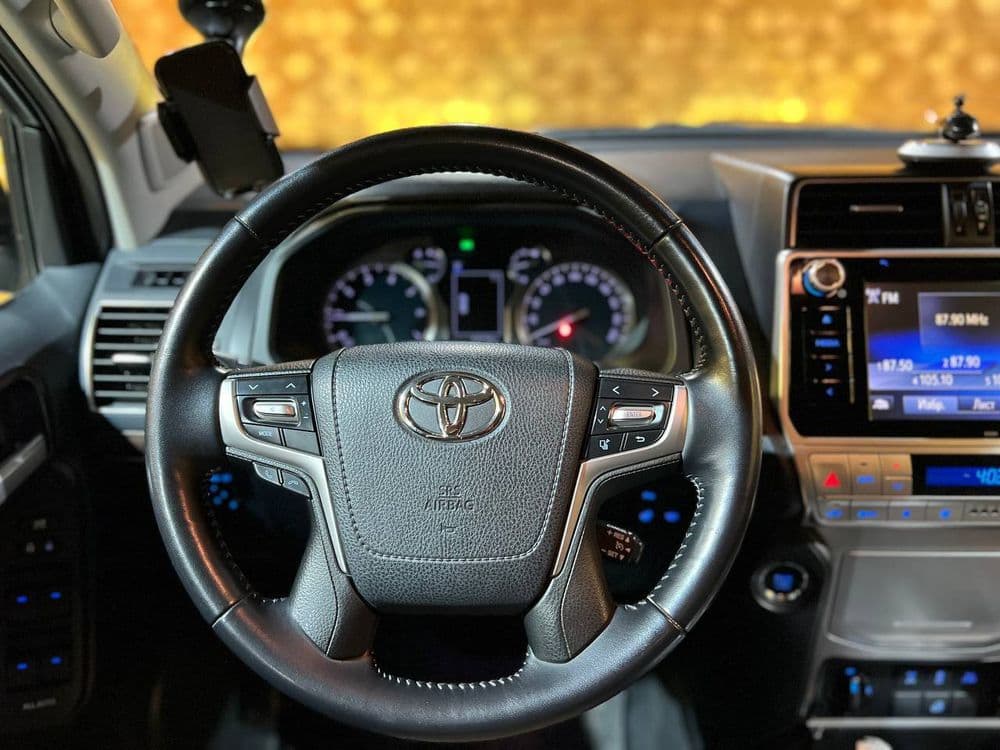 Tayota land cruiser Prado — 3