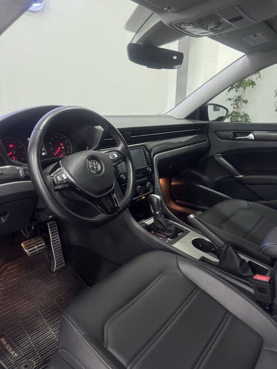 Volkswagen Passat 2.0  R-Line — 3