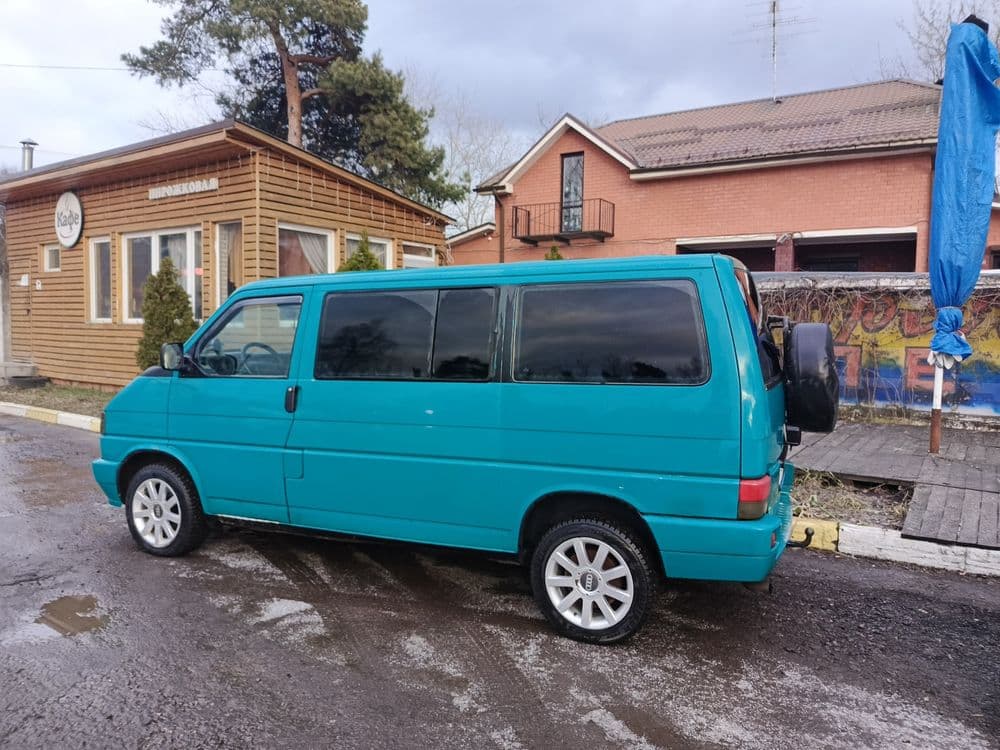 Volkswagen Transporter — 1