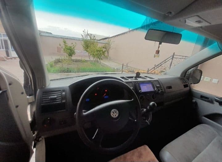 Volkswagen transporter t5 — 2