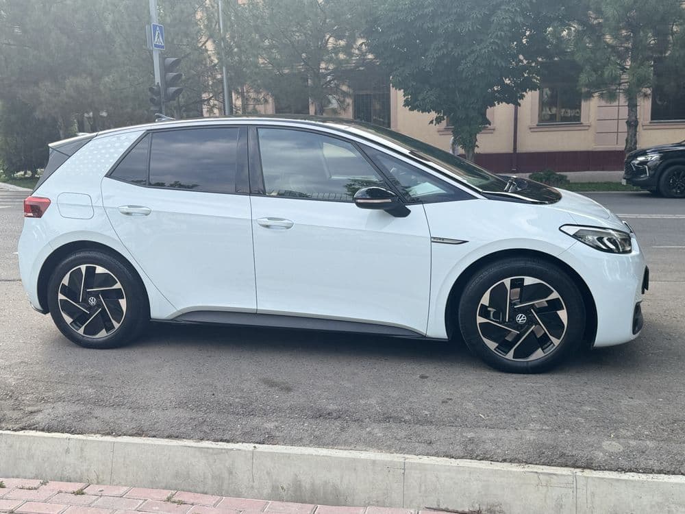 Volswagen ID3 pure, 2023 — 2