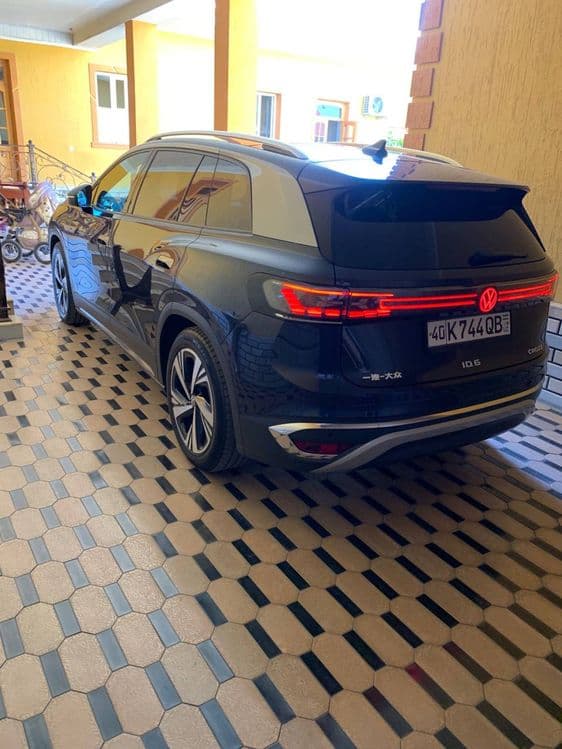 Volkswagen ID 6 PRO — 2