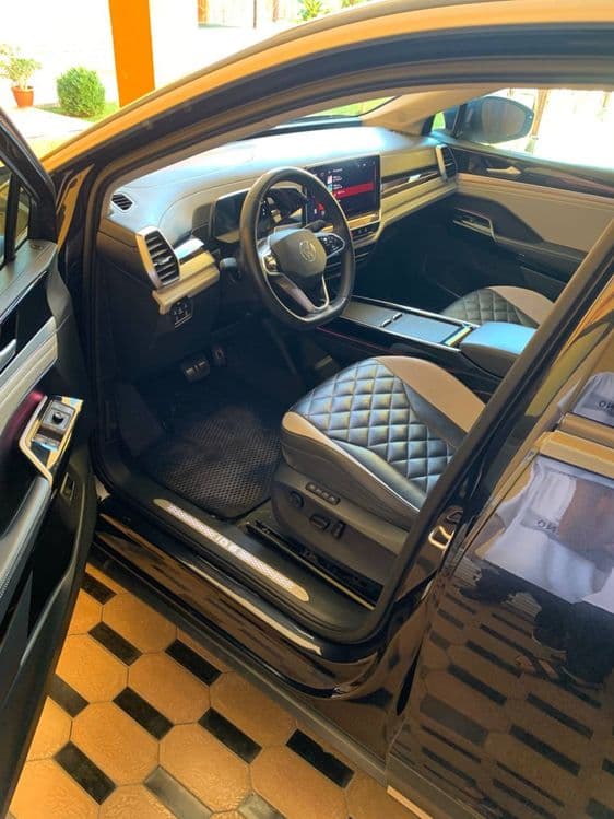 Volkswagen ID 6 PRO — 3
