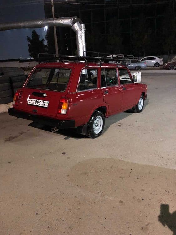 ВАЗ 2104 бензин 1989 гв 2 500 уе красный — 2
