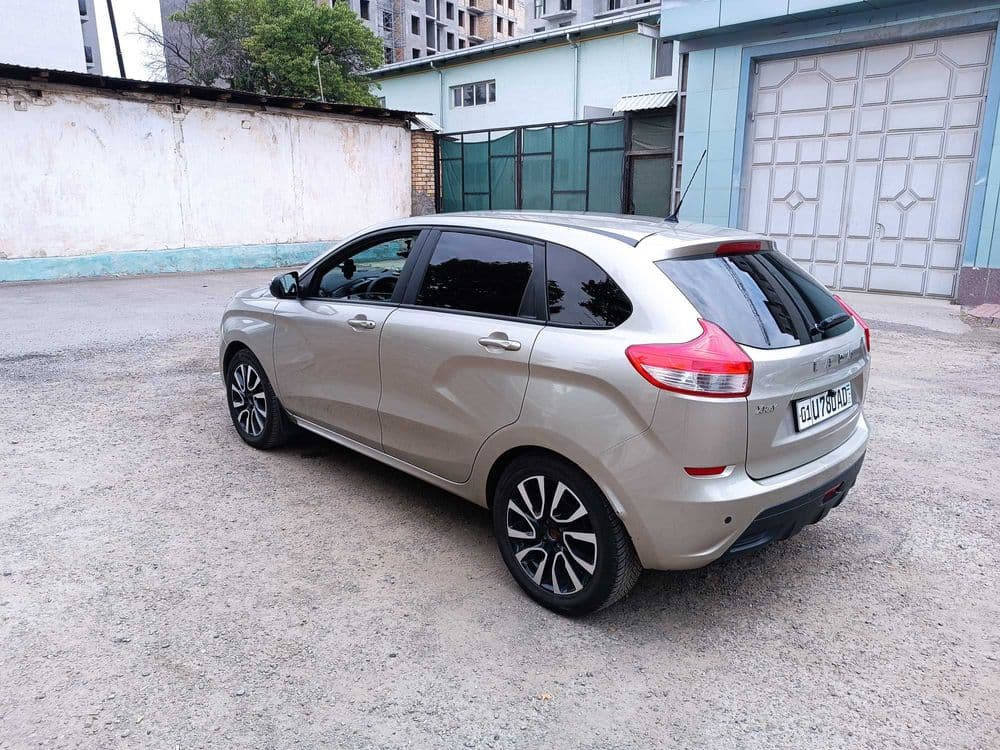 Продаётся или Аренда с выкупом Lada XRay 2018 года 1.8 автомат коробка — 4