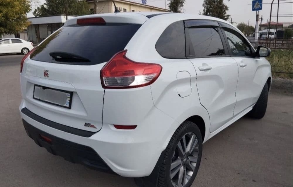 Lada Xray 1.8 L 2019 yil — 2