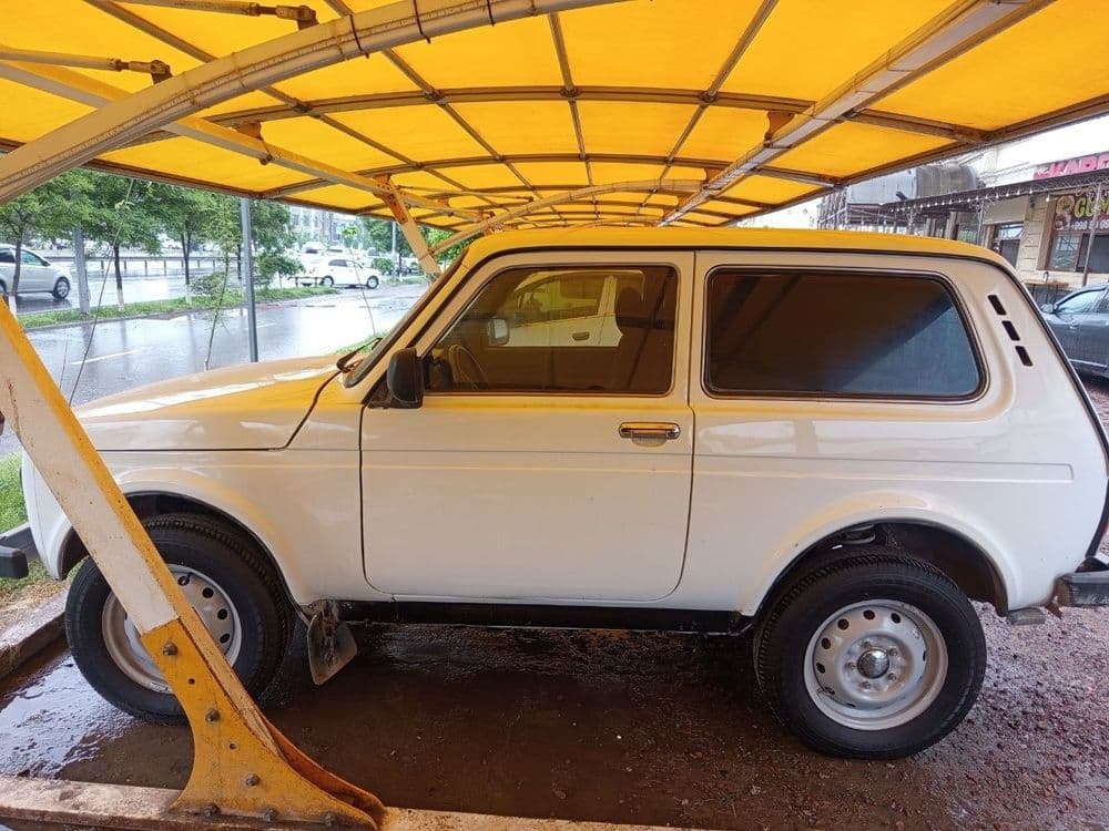 Vaz 2121 niva 2014-yil, mator injektor, oldi tortadi narxi 5 yarim min — 3