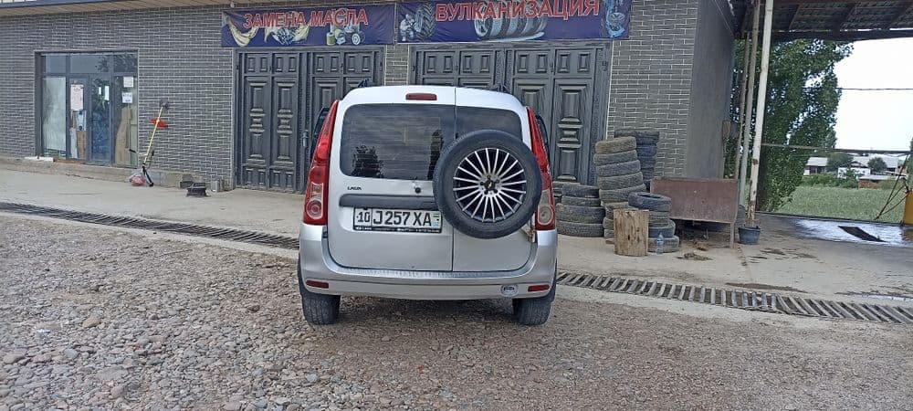 Lada largus 2014 — 3