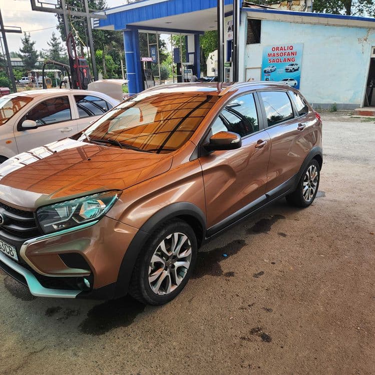 Lada xray cros 2020 — 1