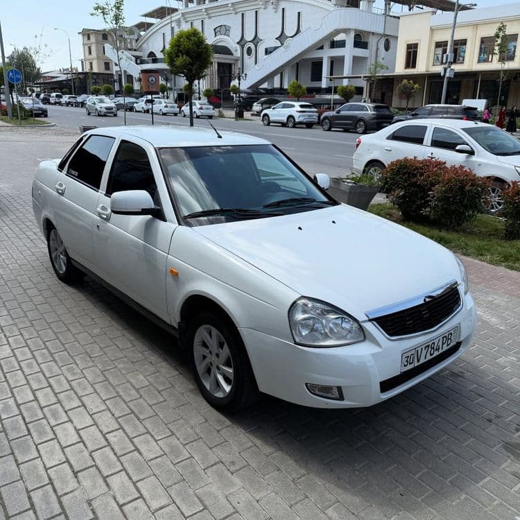 Lada PRIORA 2013 — 1