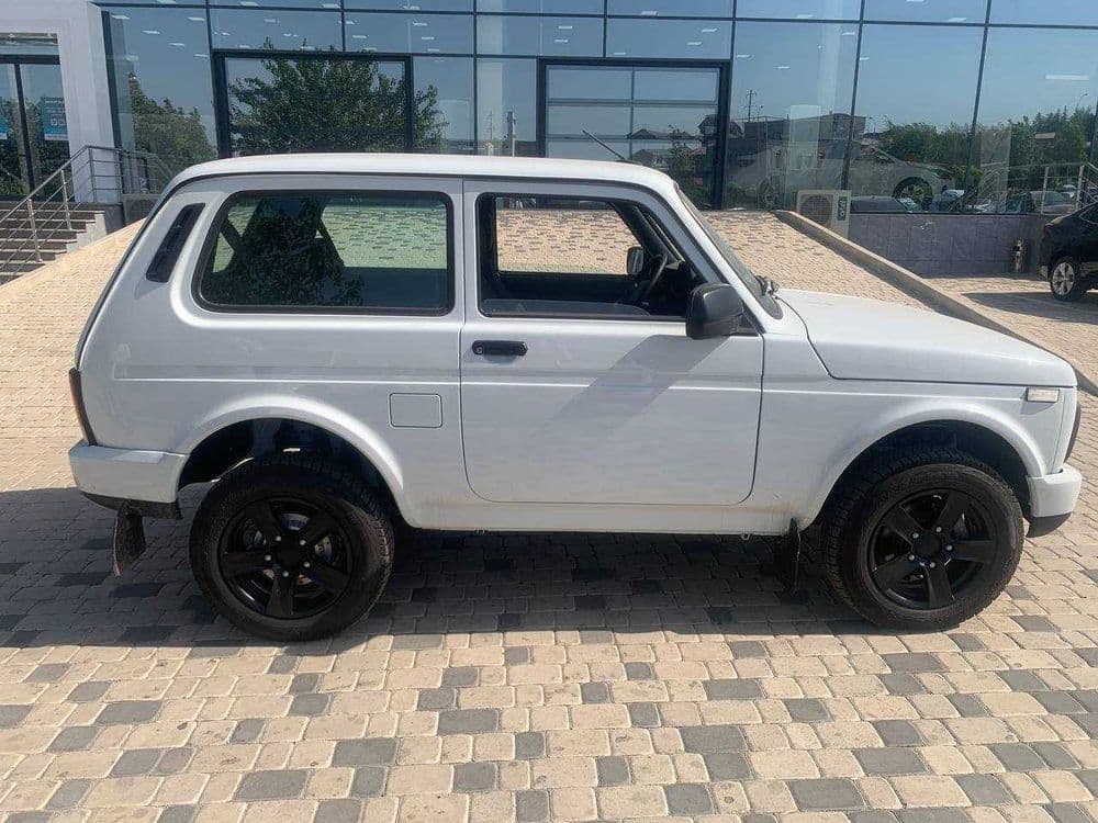 Lada NIVA LEGENT Urban Black 24 — 4