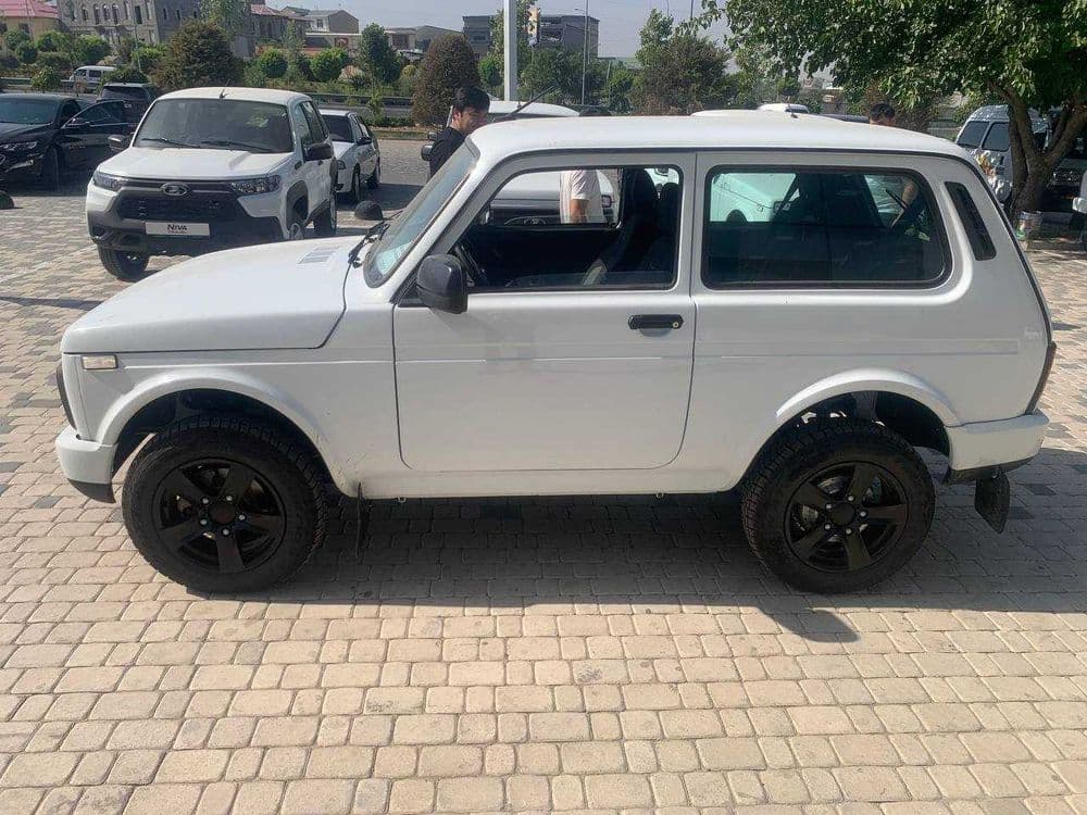 Lada NIVA LEGENT Urban Black 24 — 5