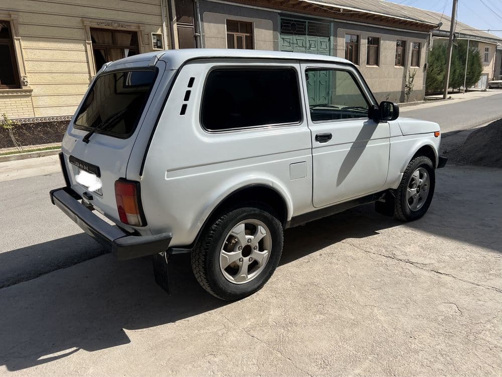 sotiladi lada niva 2015 — 2