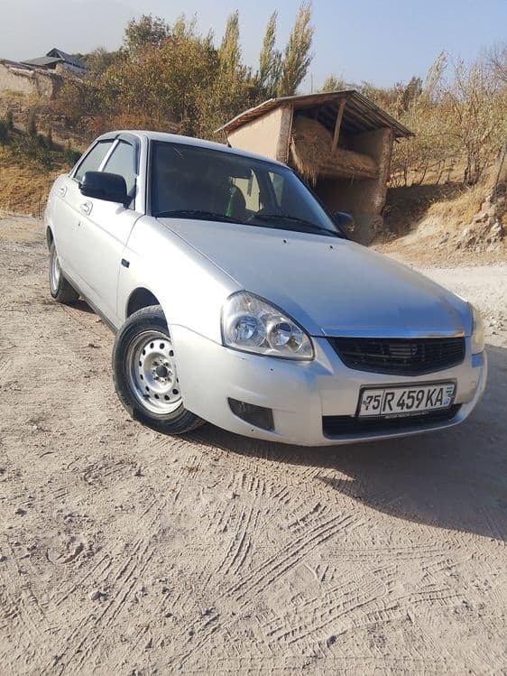 Lada Priora juda yaxshi moshina 2qoʻl haydalgan.yoqilgʻi turi:benzin — 1