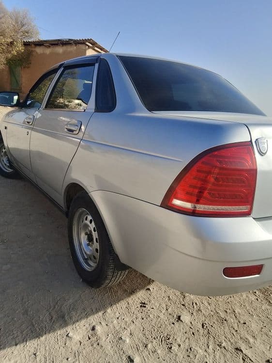 Lada Priora juda yaxshi moshina 2qoʻl haydalgan.yoqilgʻi turi:benzin — 3
