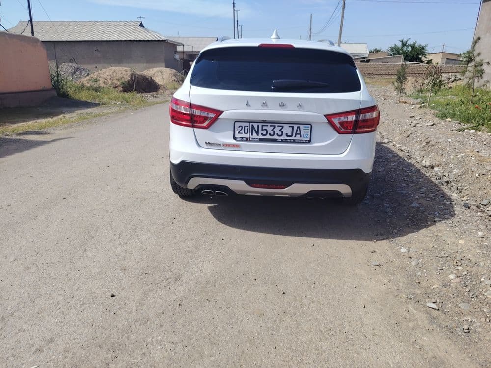 Sotiladi Lada VestaSW kross — 7
