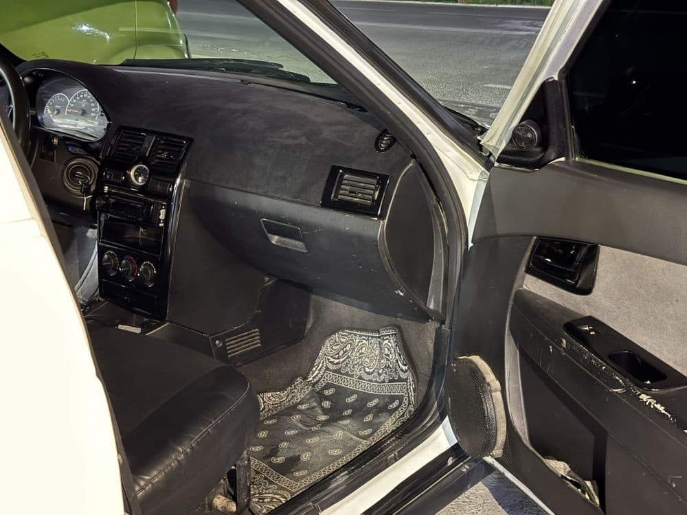 Lada priora 2171 — 7